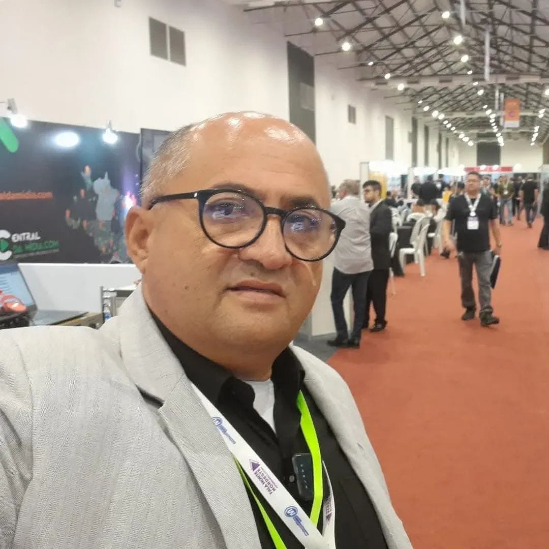 Edival em evento profissional